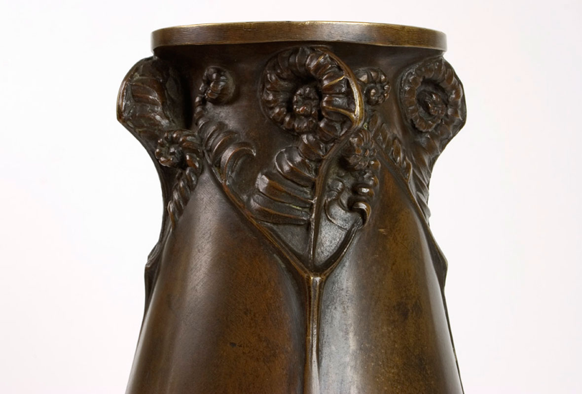 Theinot Beetle Vase